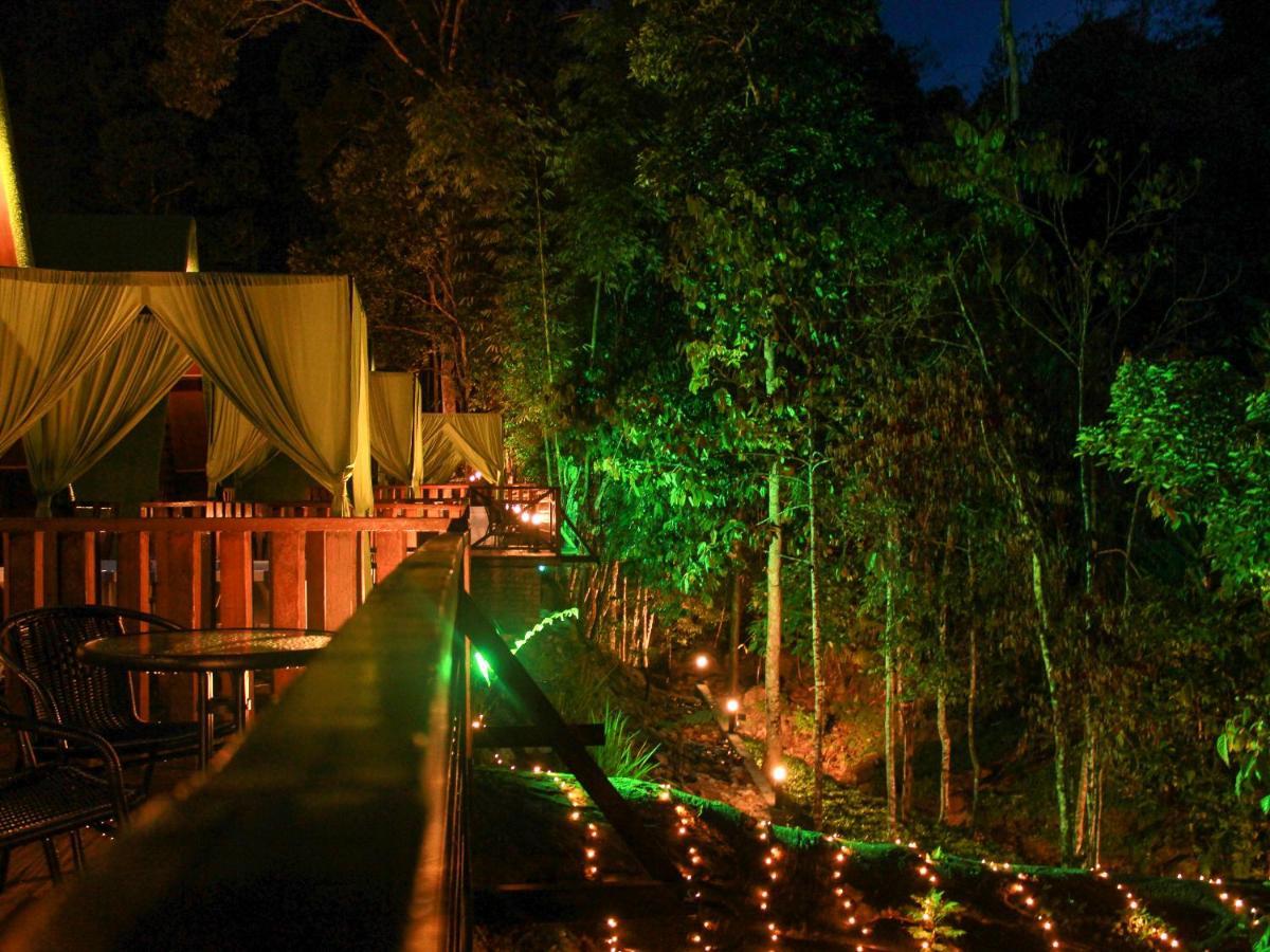Rustcamps Glamping Resort Dataran Tinggi Genting Bagian luar foto