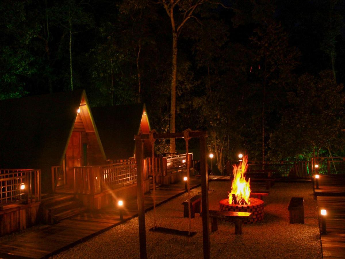 Rustcamps Glamping Resort Dataran Tinggi Genting Bagian luar foto